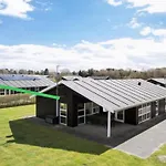 Frederikka - 1-9km From The Sea By Interhome Hals