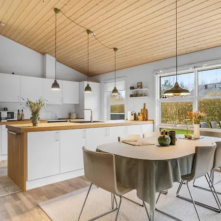 Frederikka - 1-9km From The Sea By Interhome Hals